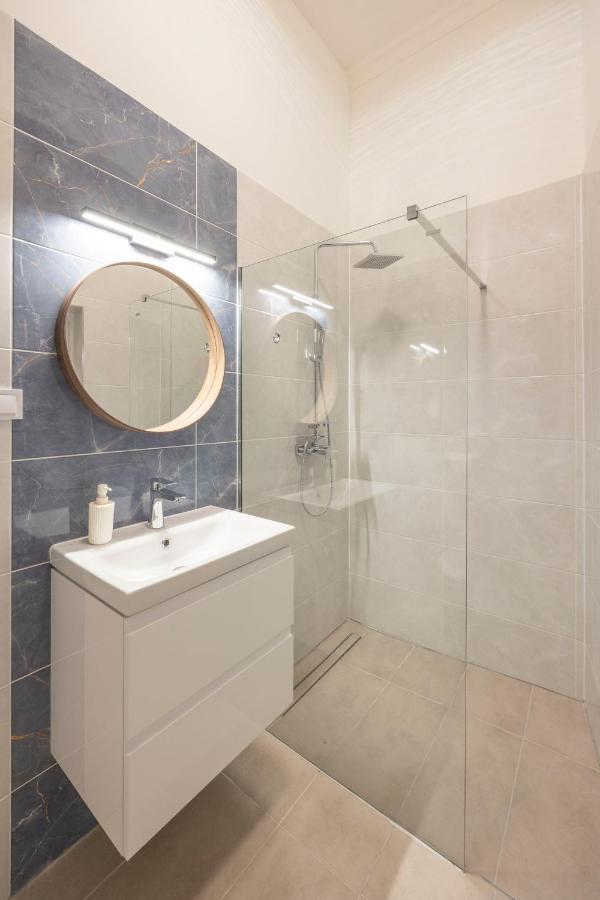 Luxurious Central Grand Home W/ 3Bedrm 2Bathrm Budapeşte Dış mekan fotoğraf