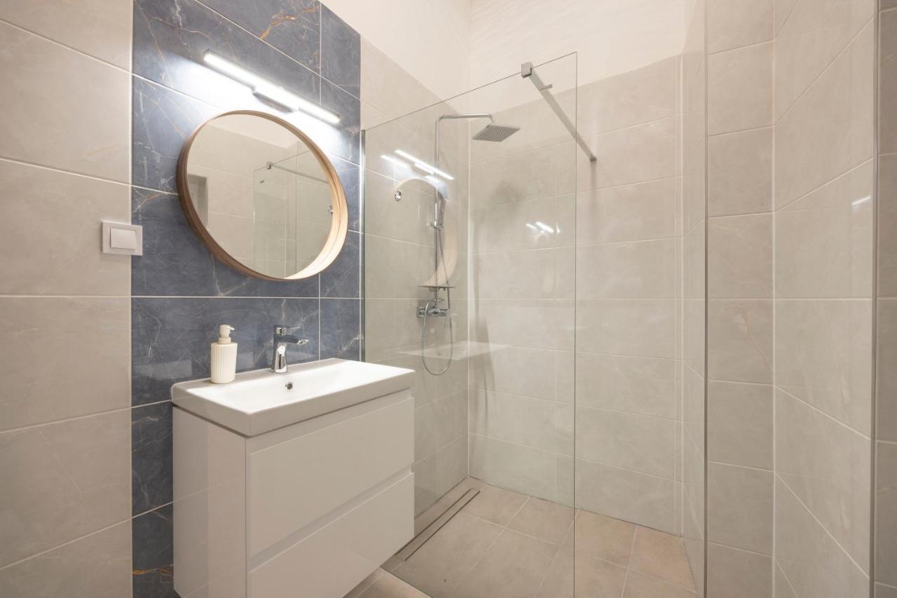 Luxurious Central Grand Home W/ 3Bedrm 2Bathrm Budapeşte Dış mekan fotoğraf